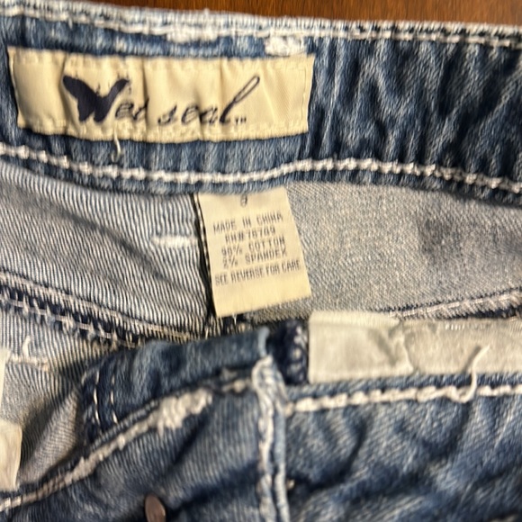 Wet seal jean shorts - Picture 5 of 9